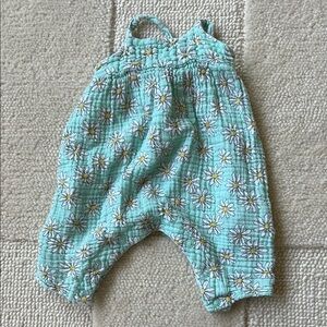 Angel Dear daisy Romper size 3-6 months